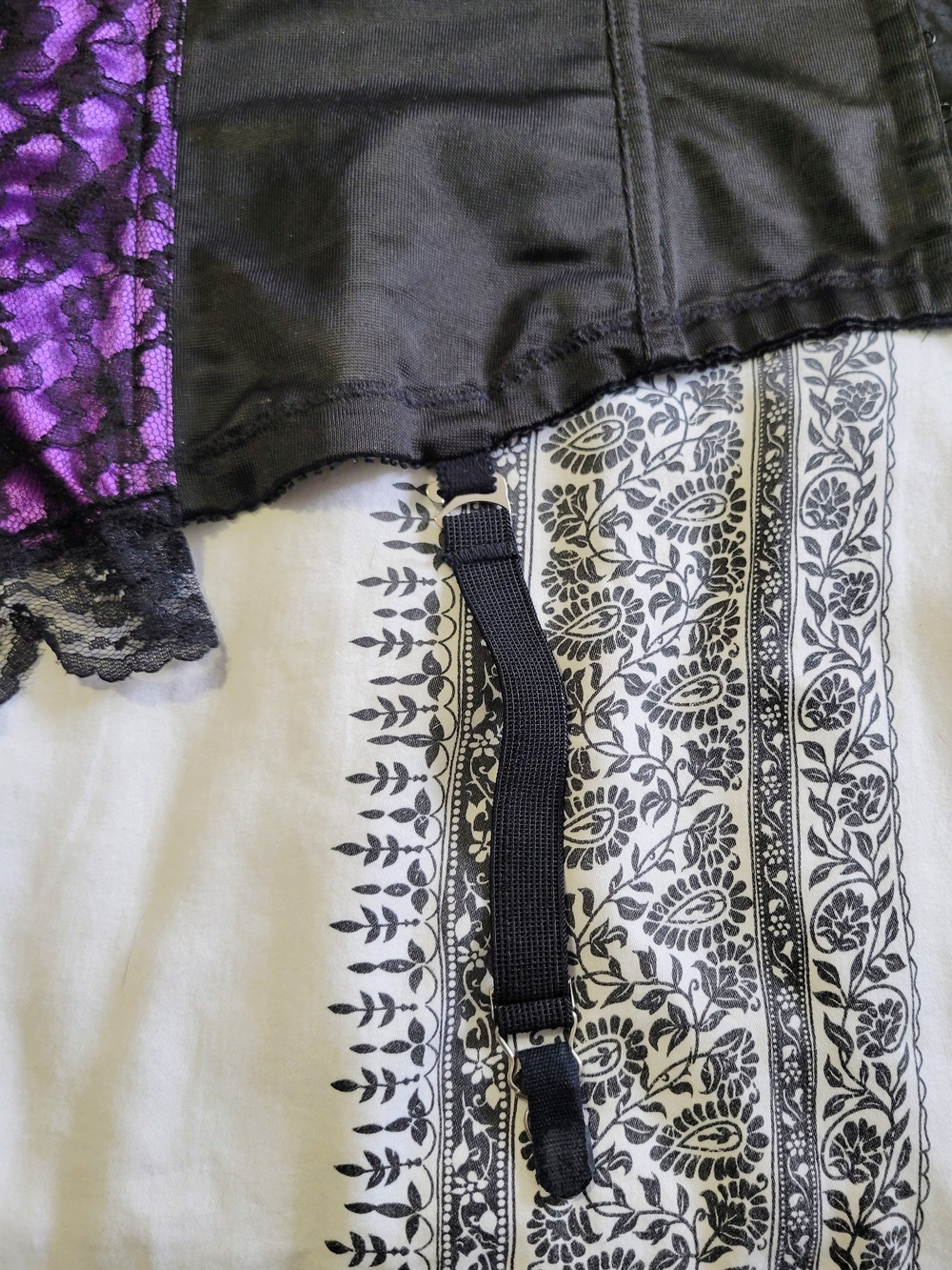 Vintage Fredericks of Hollywood Purple and Black Lace Bustier with Garter Straps - Picture 5 of 11